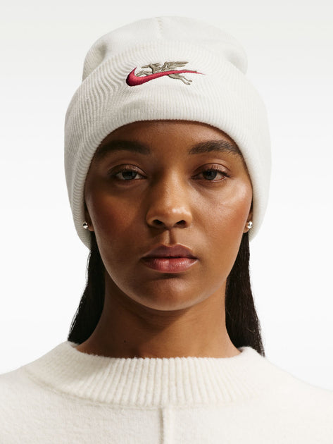 white nike beanie