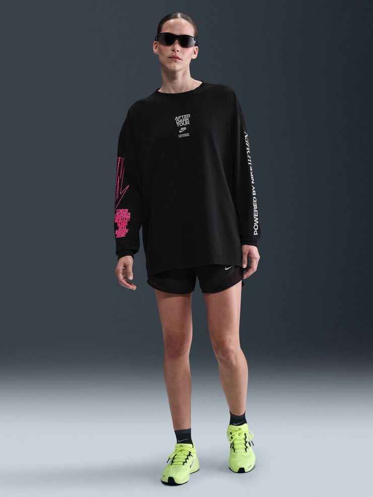 Nike Women's Oversized Long-Sleeve Graphic T-Shirt