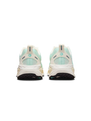 Nike Vomero 18 Women's Shoe