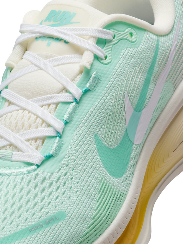 Nike Vomero 18 Women's Shoe