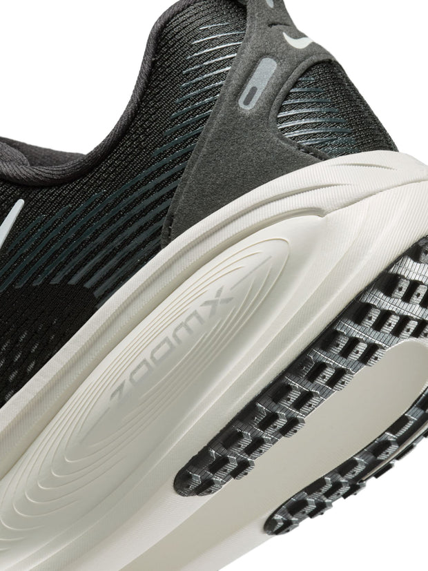 Nike Vomero 18 Women's Shoe