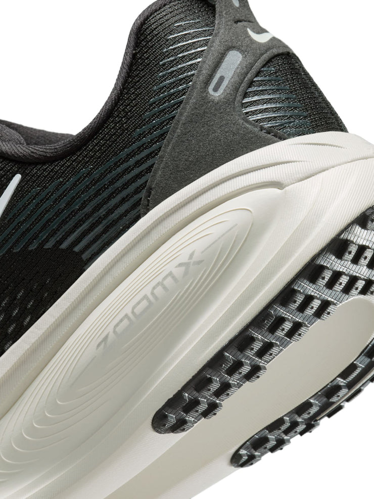 Nike Vomero 18 Women's Shoe