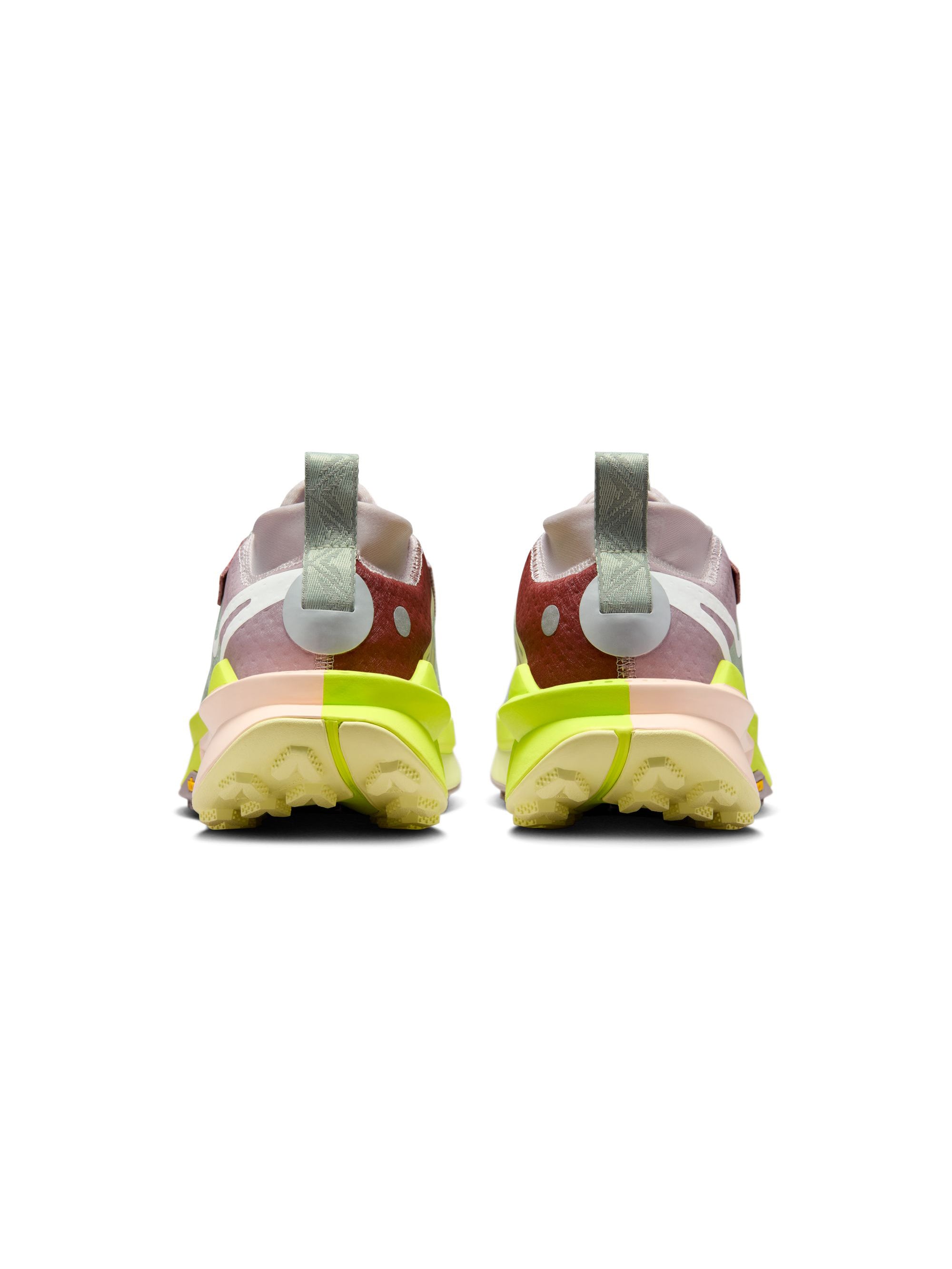 くまま　2 Nike Zegama 2 Women's Trail Running Shoes. Nike.com