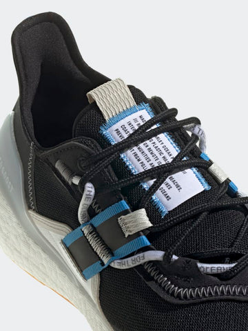adidas Men's Ultraboost 22 x Parley Running Shoes, Size 8, Black/Grey